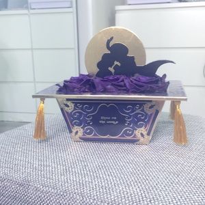 Aladdin rose decoration if anyone wants it then you could buy it🥰